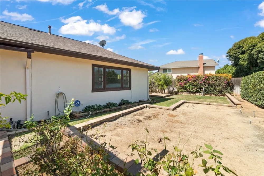 19341 Willowbrook Yorba Linda, CA 92886