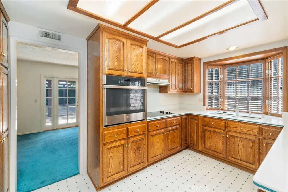 19341 Willowbrook Yorba Linda, CA 92886
