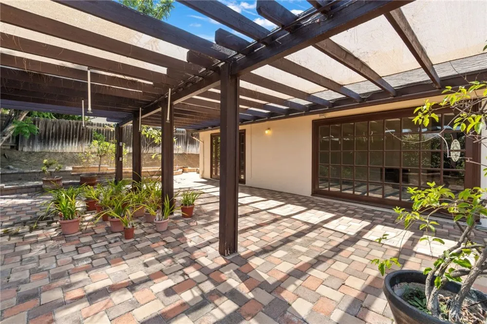 19341 Willowbrook Yorba Linda, CA 92886