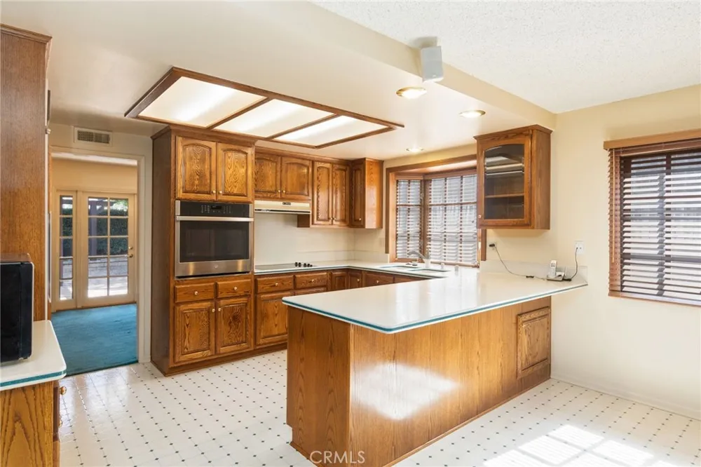 19341 Willowbrook Yorba Linda, CA 92886