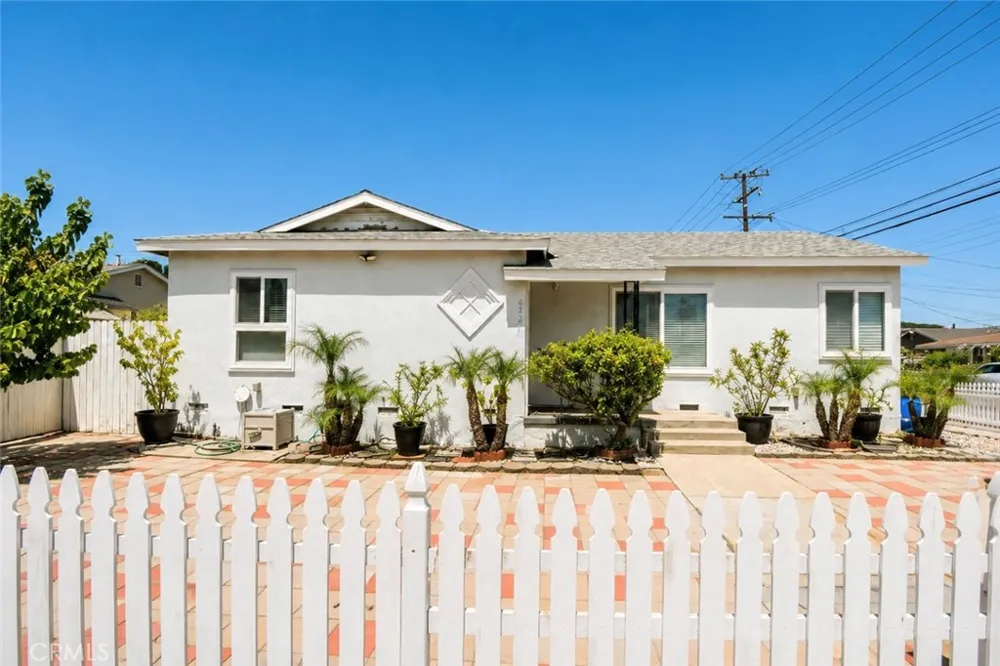 6221 Choctaw Drive Westminster, CA 92683