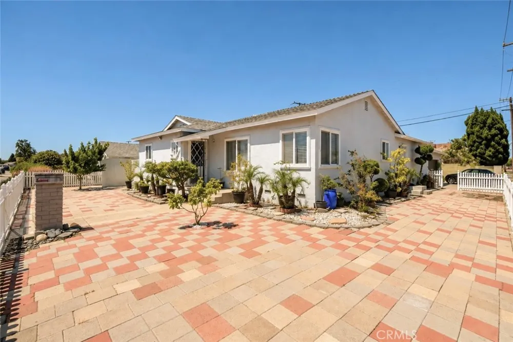 6221 Choctaw Drive Westminster, CA 92683