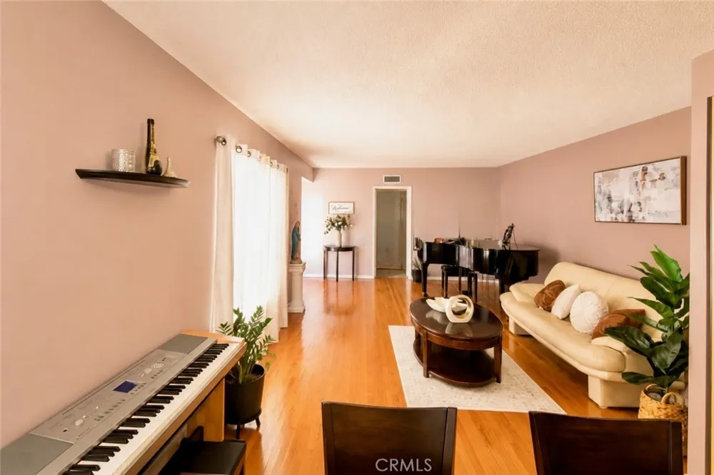 6221 Choctaw Drive Westminster, CA 92683