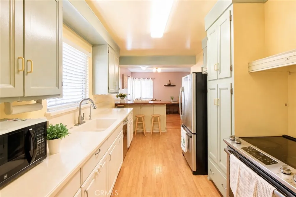 6221 Choctaw Drive Westminster, CA 92683