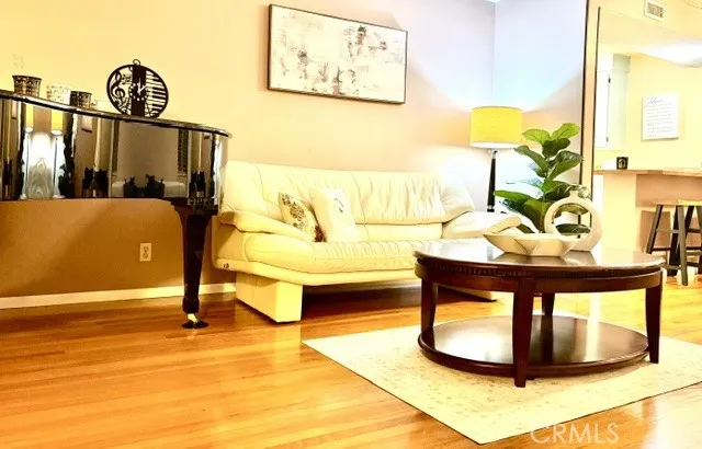6221 Choctaw Drive Westminster, CA 92683