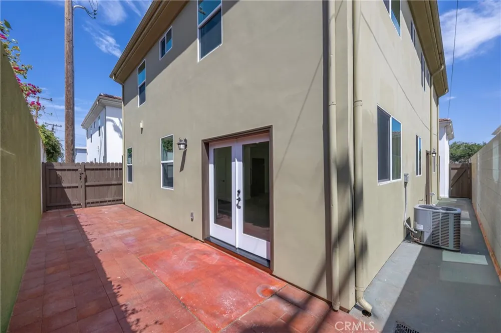7776 Liberty Huntington Beach, CA 92647