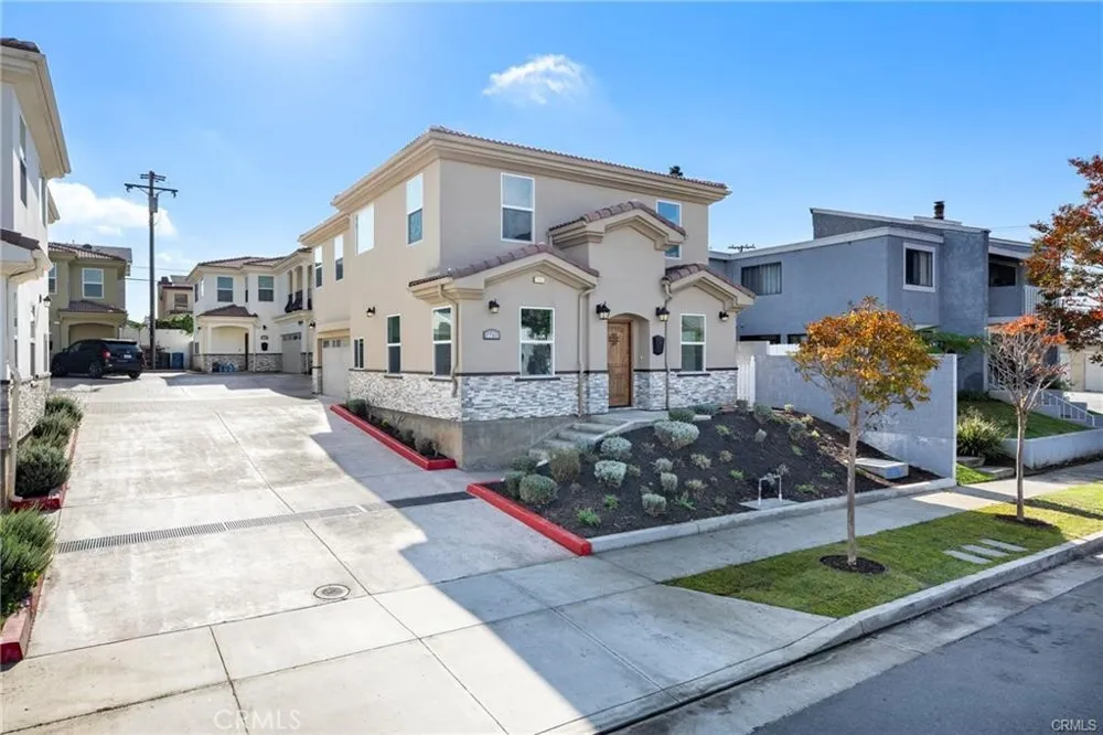 7776 Liberty Huntington Beach, CA 92647