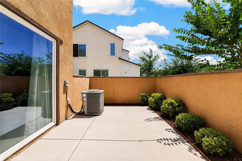 8564 Exposition Chino, CA 91708