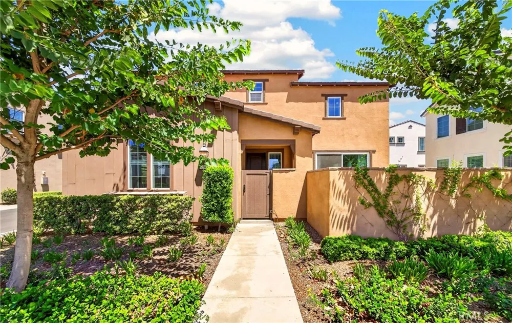 8564 Exposition Chino, CA 91708