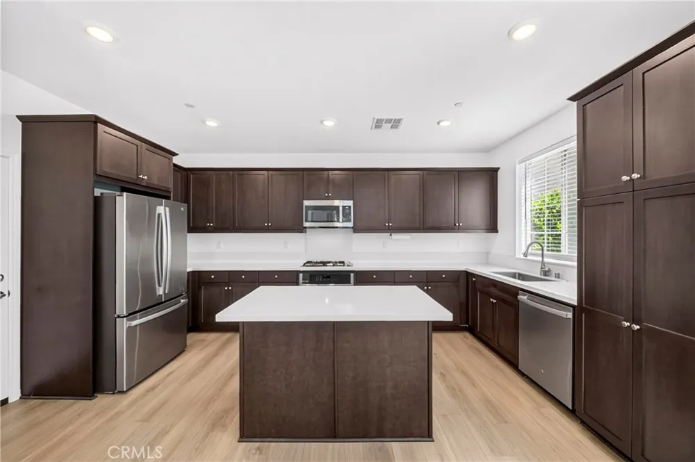 8564 Exposition Chino, CA 91708
