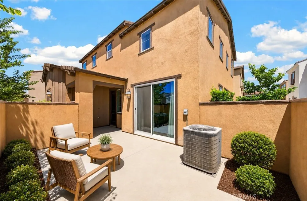 8564 Exposition Chino, CA 91708