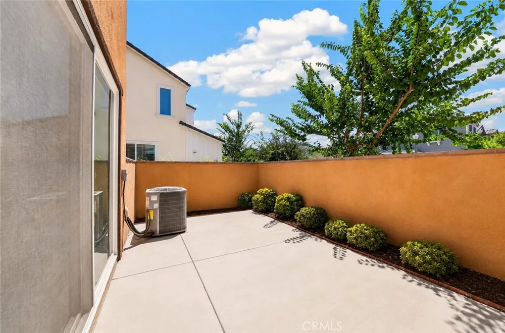8564 Exposition Chino, CA 91708