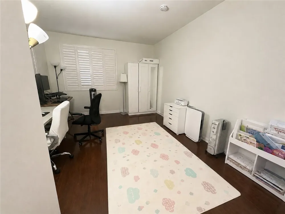 2667 Dietrich Tustin, CA 92782