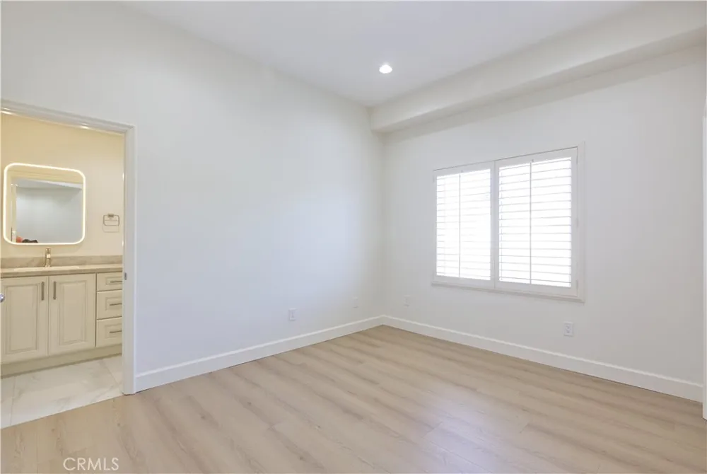 321 9th Street Huntington Beach, CA 92648