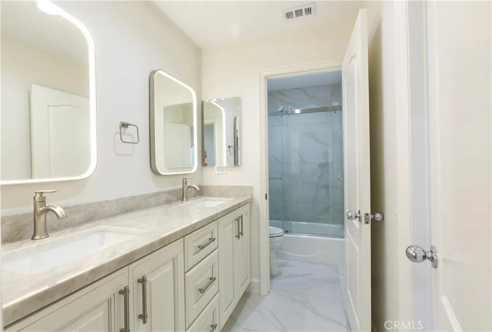 321 9th Street Huntington Beach, CA 92648