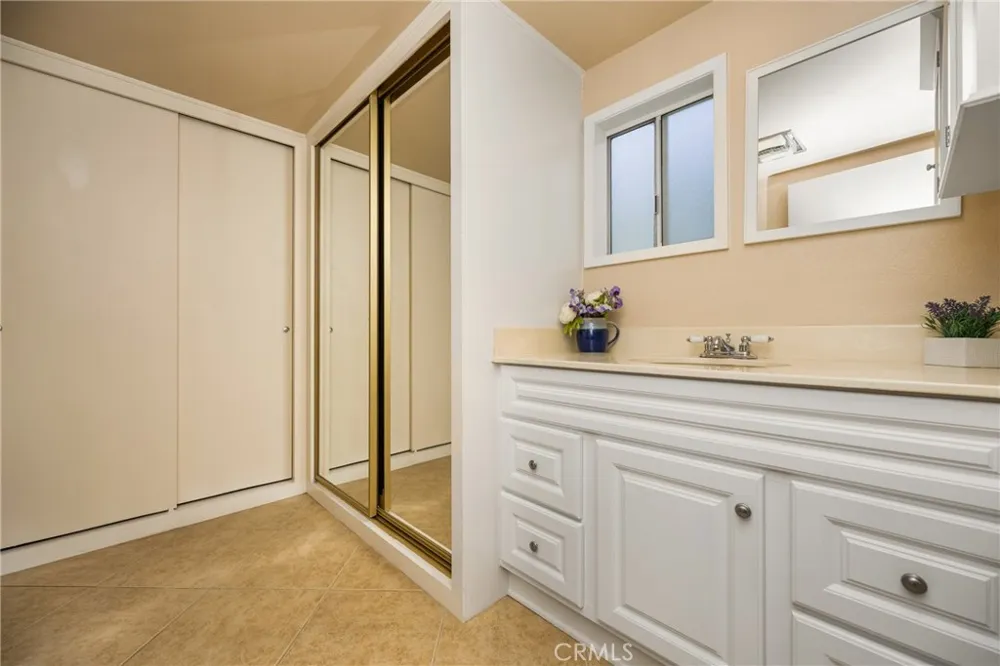 2286 Via Puerta #A Laguna Woods, CA 92637