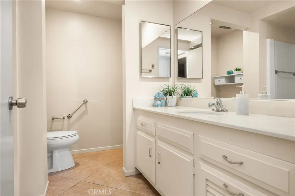2286 Via Puerta #A Laguna Woods, CA 92637