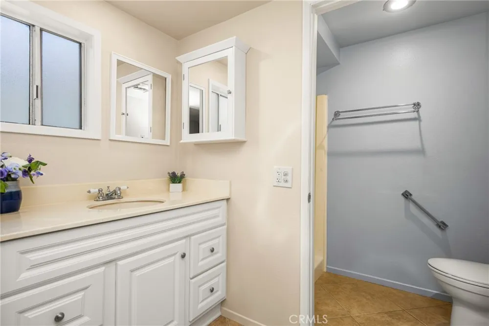 2286 Via Puerta #A Laguna Woods, CA 92637