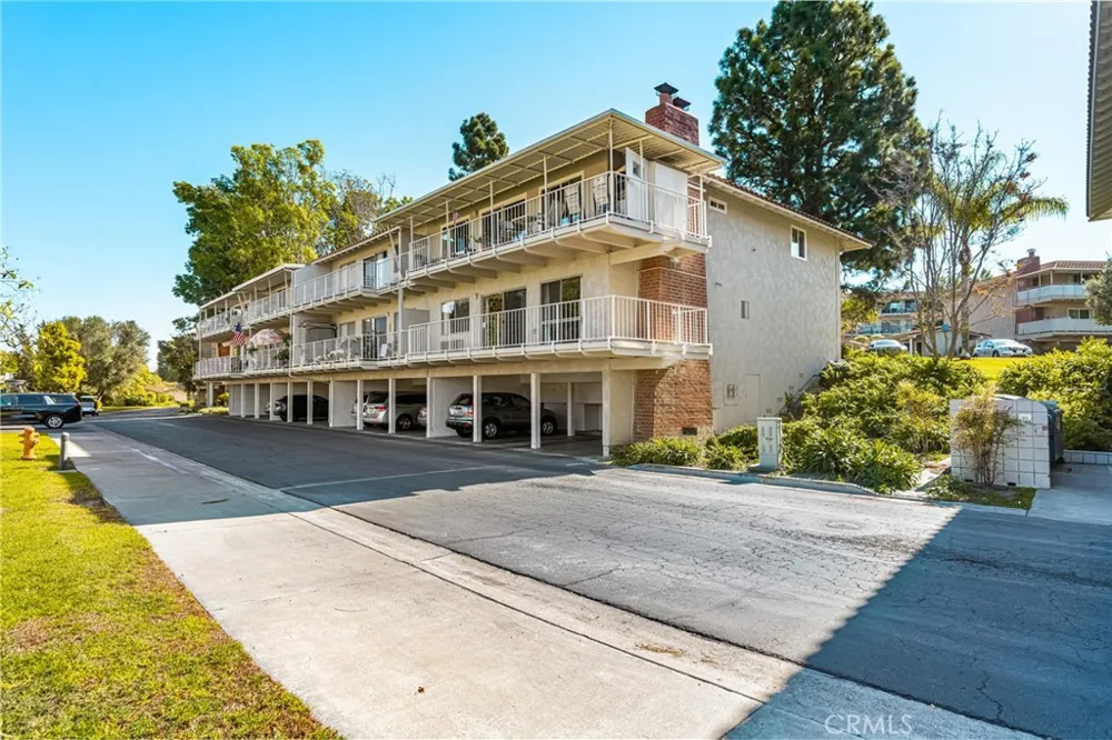 2286 Via Puerta #A Laguna Woods, CA 92637