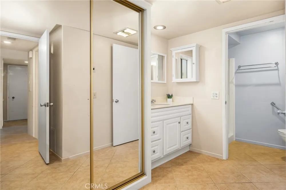 2286 Via Puerta #A Laguna Woods, CA 92637