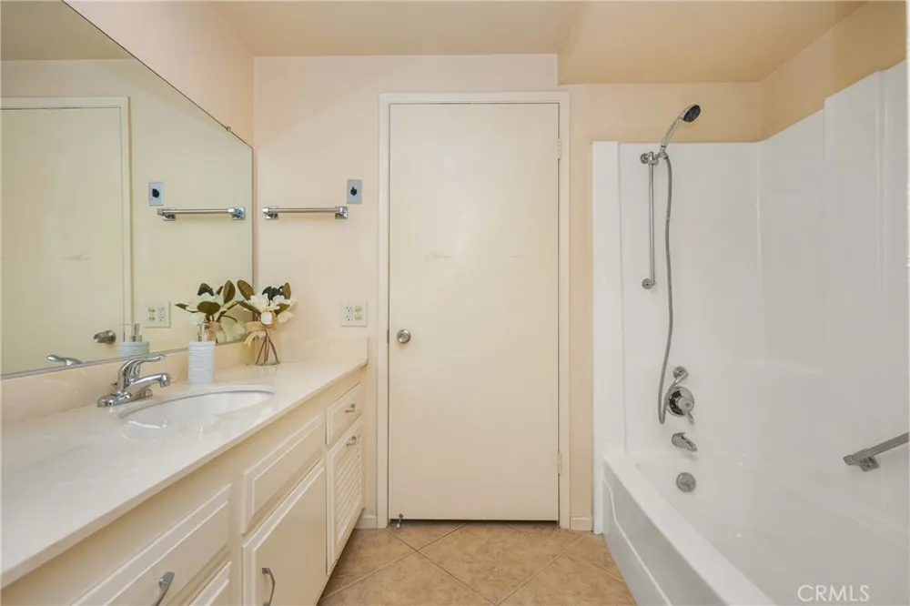 2286 Via Puerta #A Laguna Woods, CA 92637
