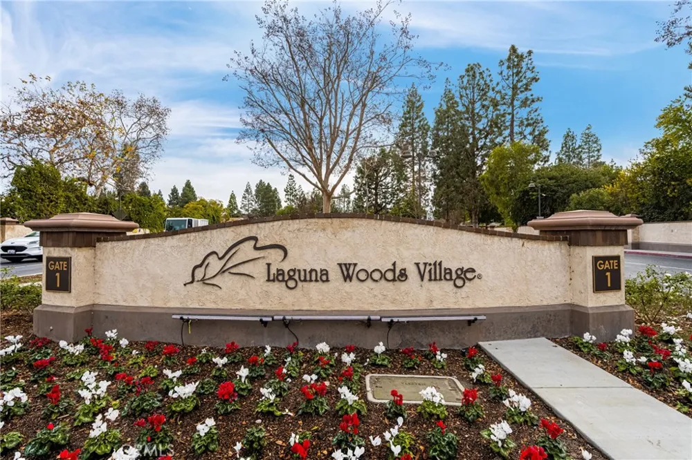 2286 Via Puerta #A Laguna Woods, CA 92637