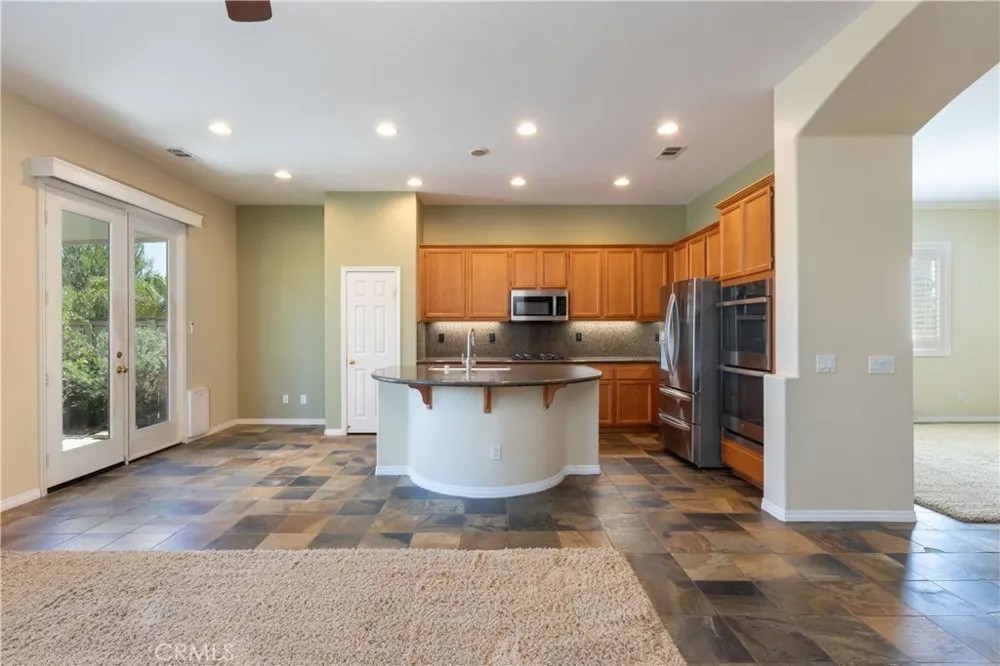 31916 Birchwood Lake Elsinore, CA 92532