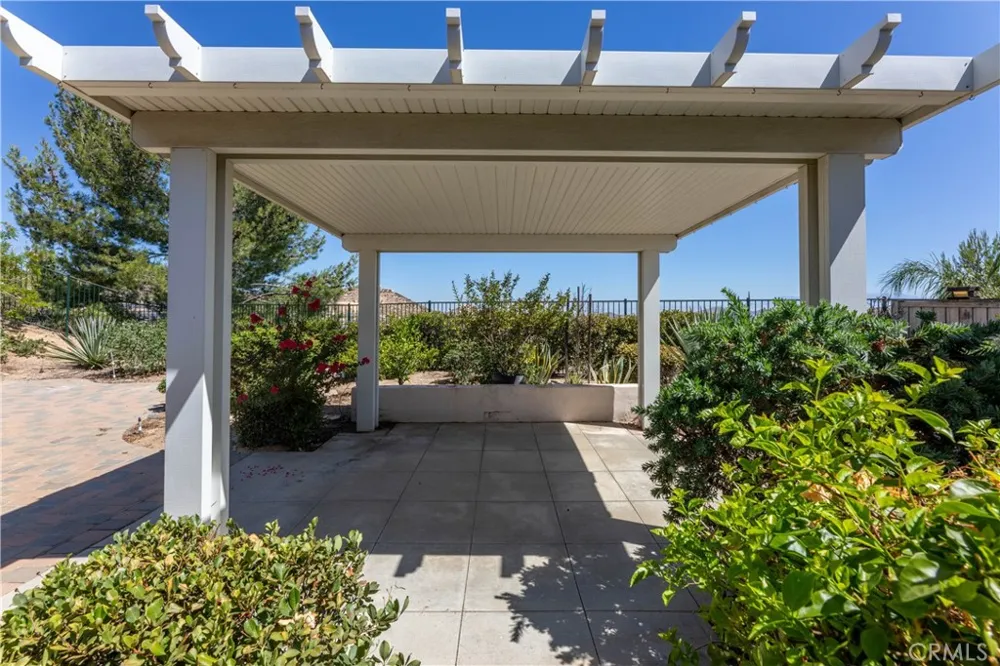 31916 Birchwood Lake Elsinore, CA 92532