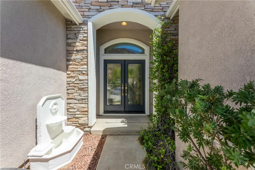31916 Birchwood Lake Elsinore, CA 92532