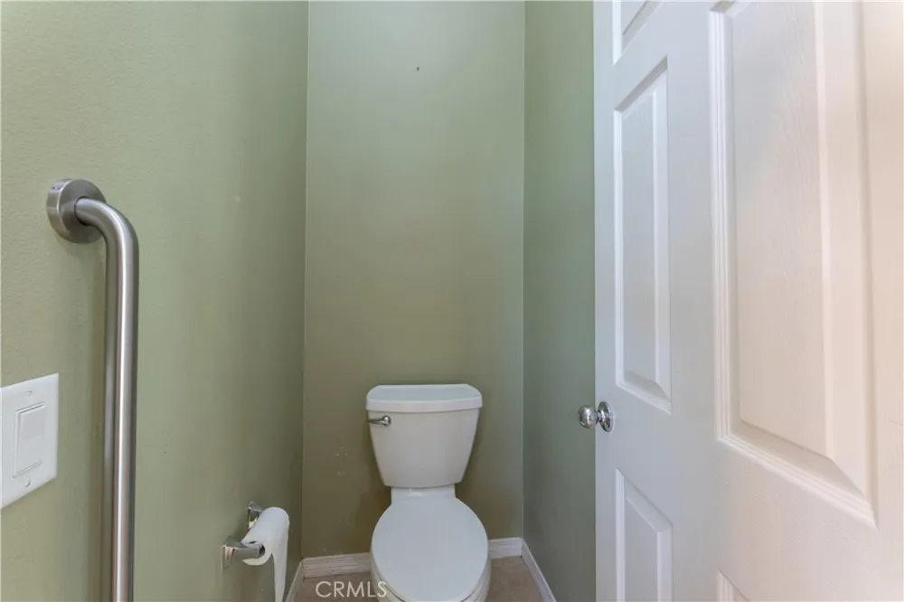 31916 Birchwood Lake Elsinore, CA 92532