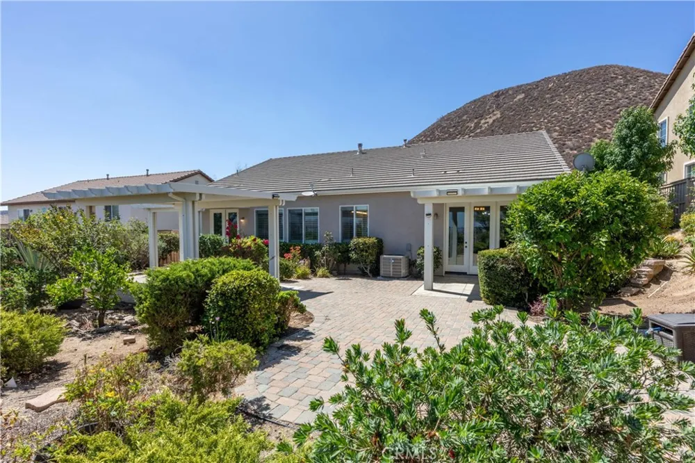 31916 Birchwood Lake Elsinore, CA 92532
