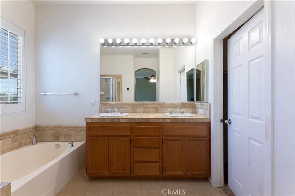 31916 Birchwood Lake Elsinore, CA 92532
