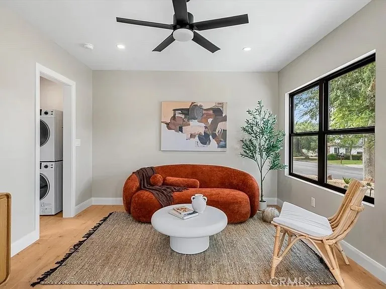 206 Olive Claremont, CA 91711