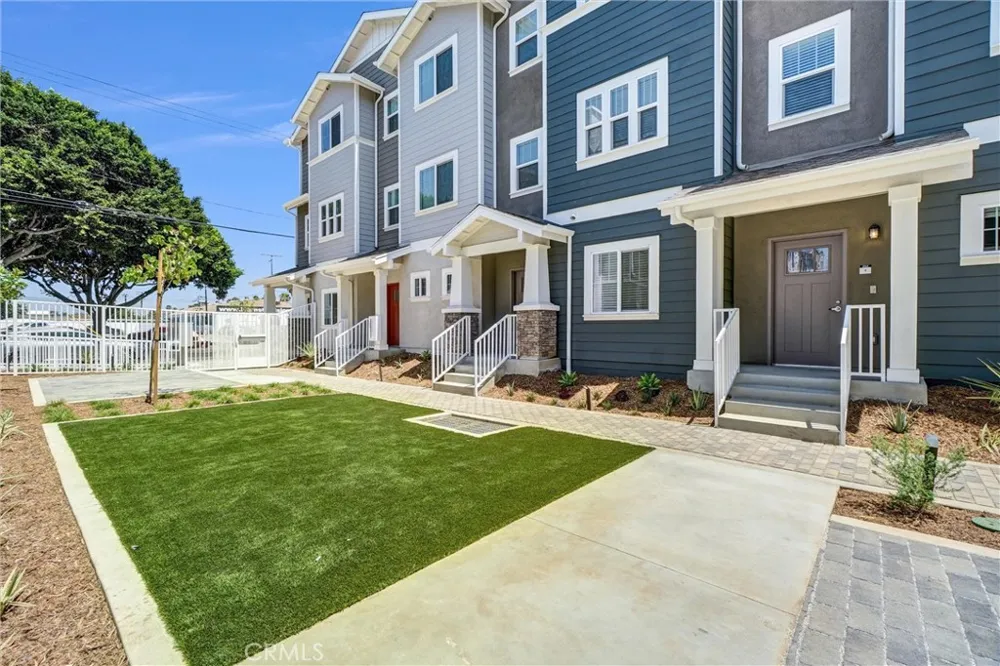 1336 Locust Avenue #3 Long Beach, CA 90813