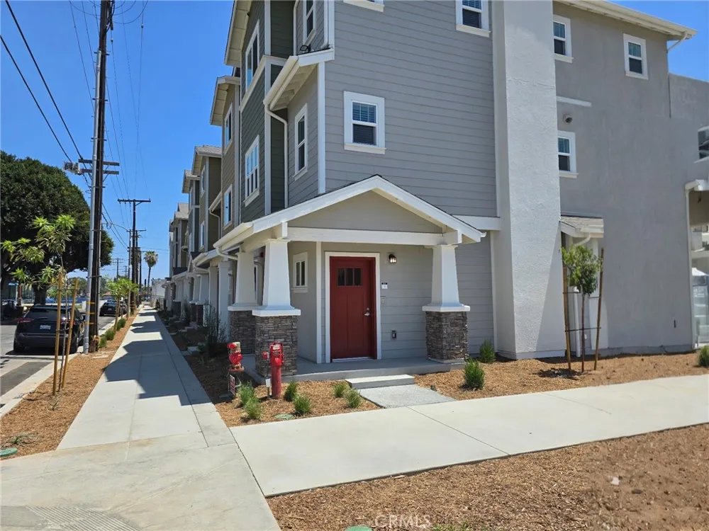 1336 Locust Avenue #4 Long Beach, CA 90813