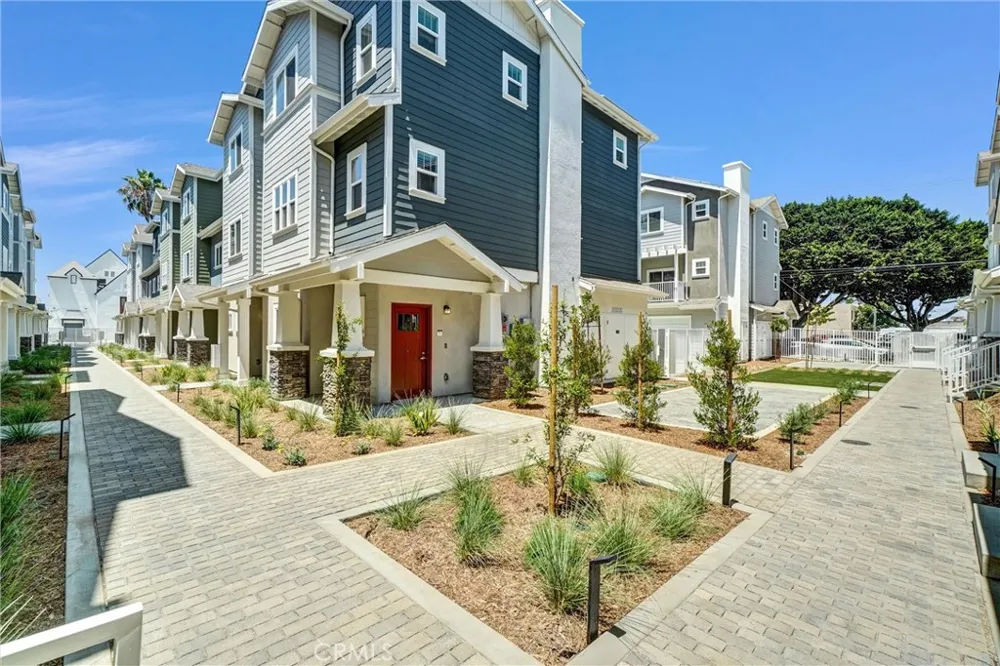 1336 Locust Avenue #4 Long Beach, CA 90813