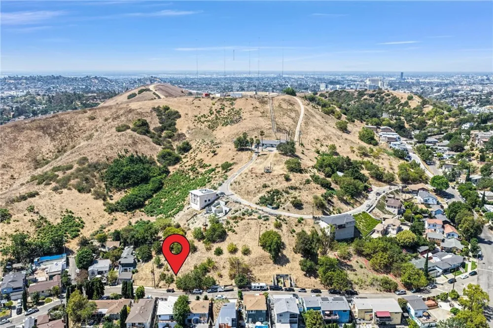 4550 Bedilion Los Angeles, CA 90032