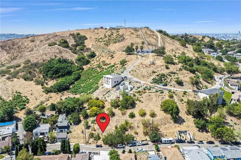4550 Bedilion Los Angeles, CA 90032