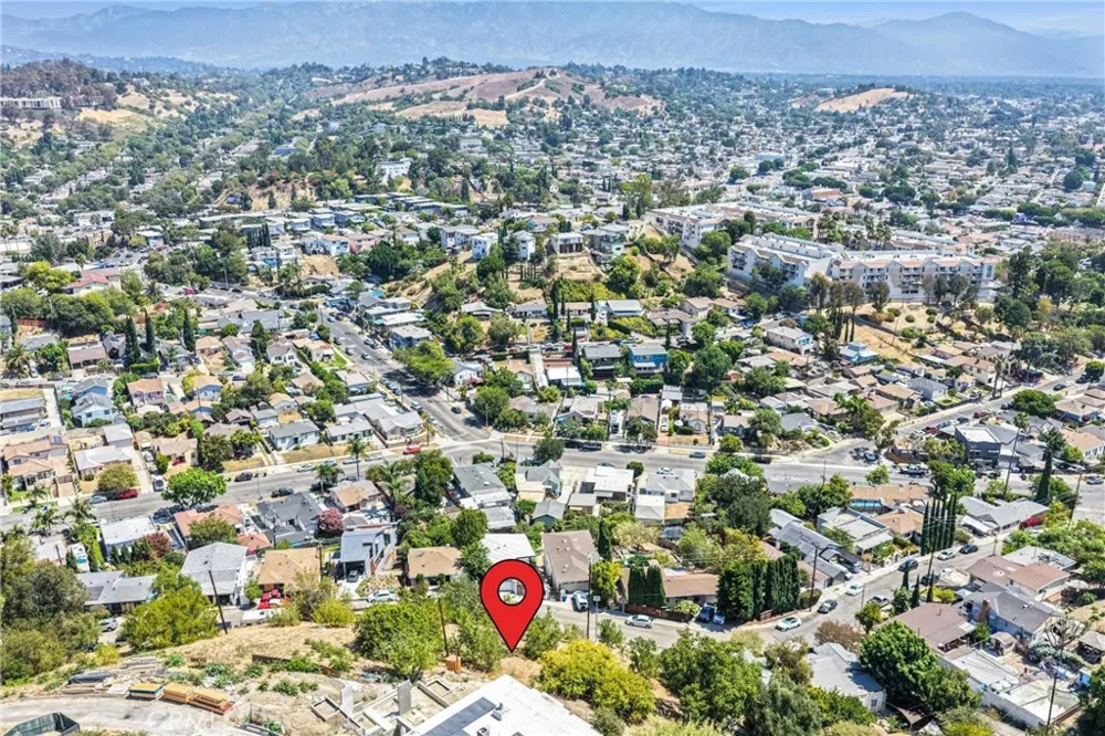 4550 Bedilion Los Angeles, CA 90032