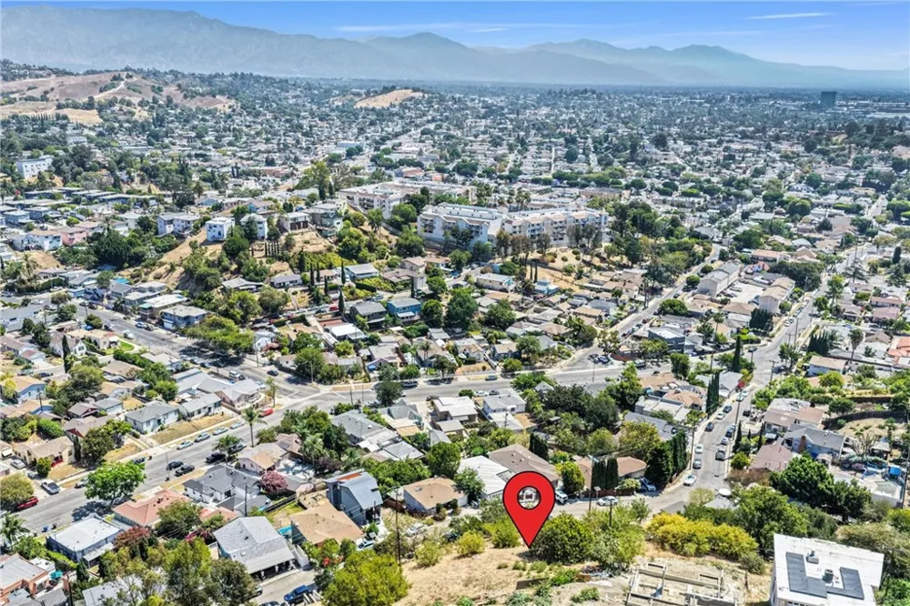 4550 Bedilion Los Angeles, CA 90032