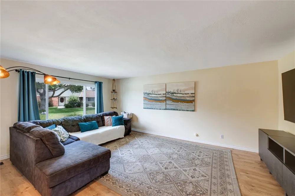 4792 Larwin Avenue Cypress, CA 90630