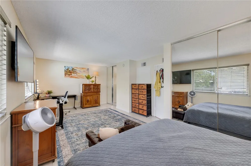 4792 Larwin Avenue Cypress, CA 90630