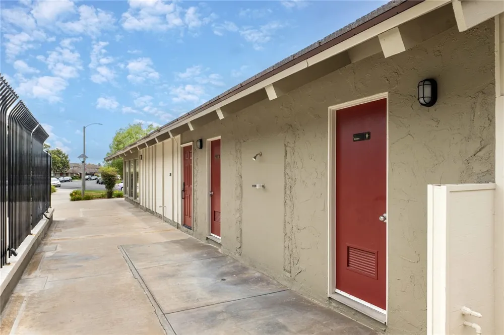 4792 Larwin Avenue Cypress, CA 90630