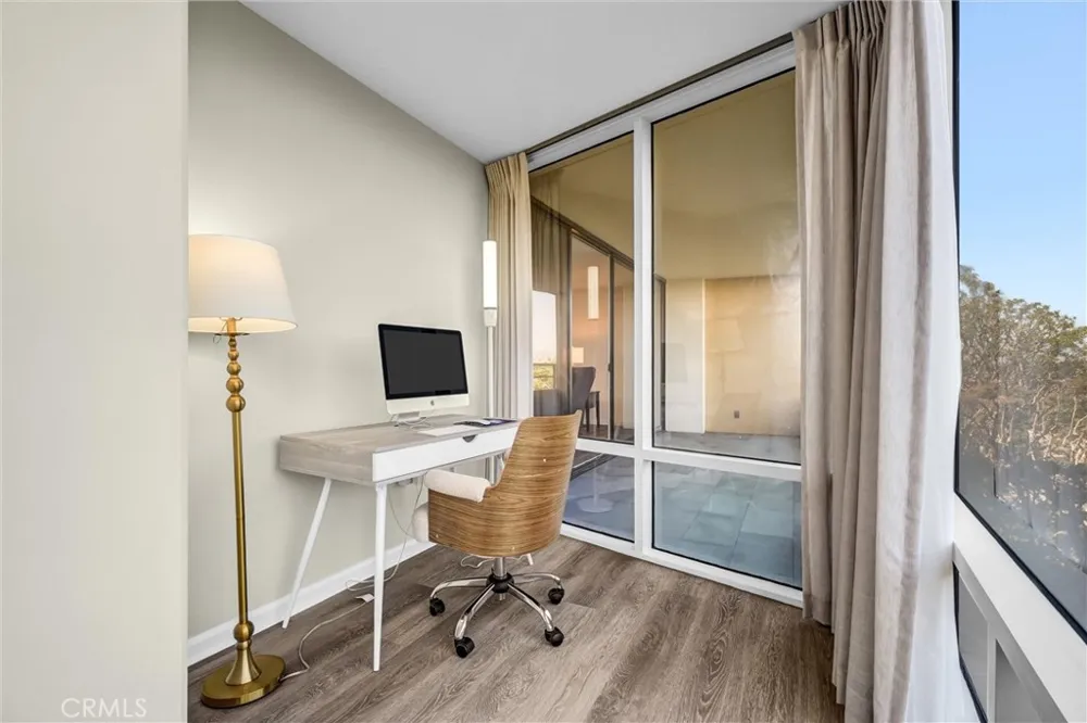 4337 Marina City Dr #141 Marina del Rey, CA 90292