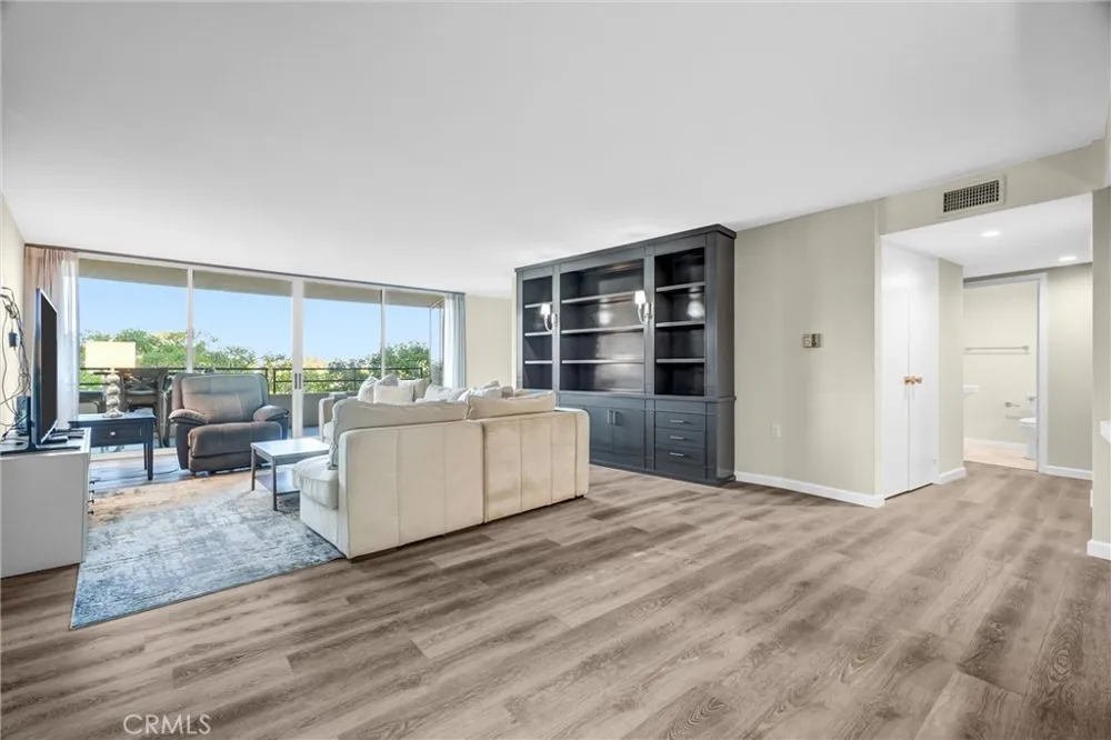 4337 Marina City Dr #141 Marina del Rey, CA 90292