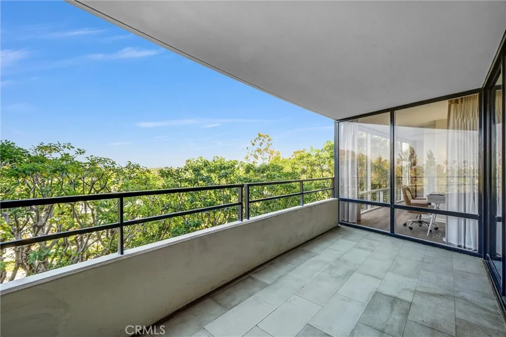 4337 Marina City Dr #141 Marina del Rey, CA 90292