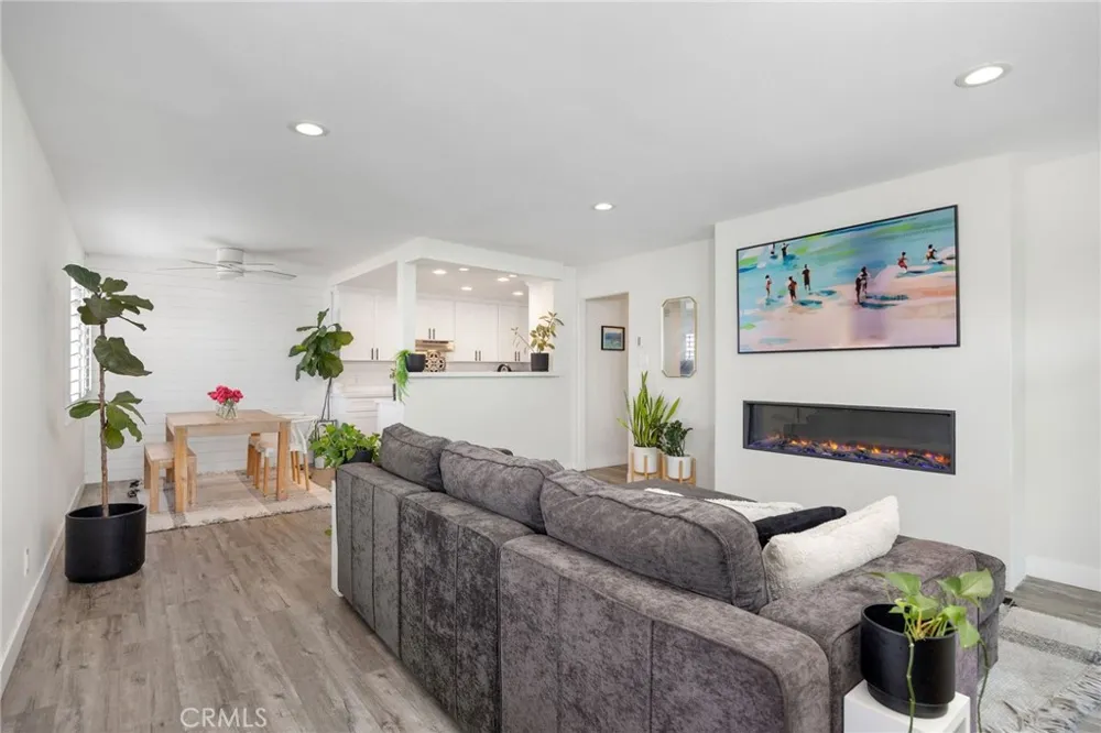 100 Loma Avenue #404 Long Beach, CA 90803
