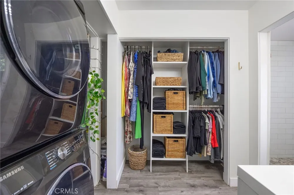 100 Loma Avenue #404 Long Beach, CA 90803