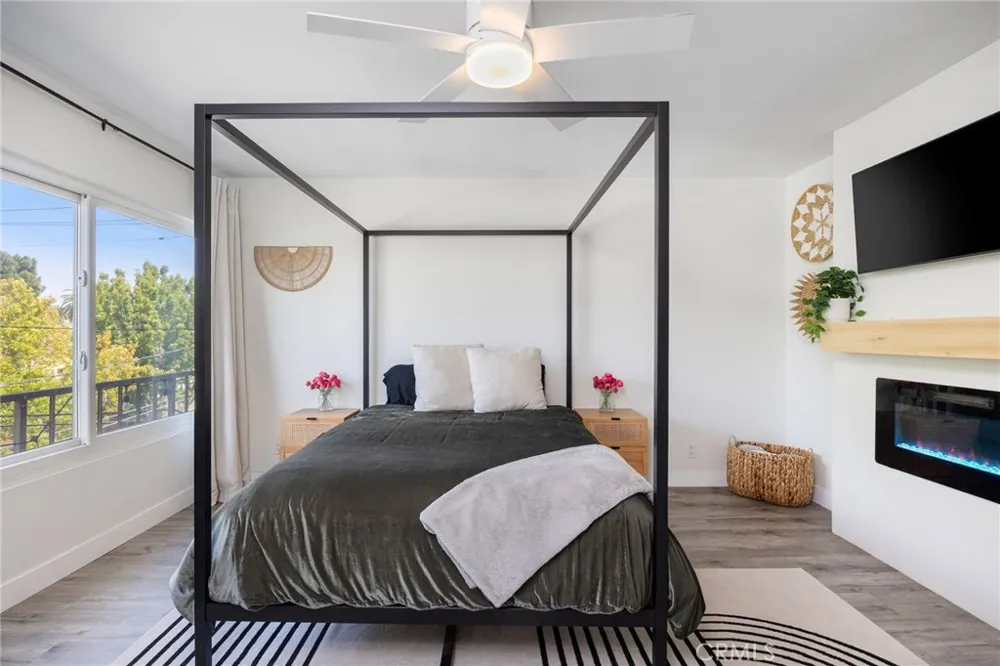 100 Loma Avenue #404 Long Beach, CA 90803