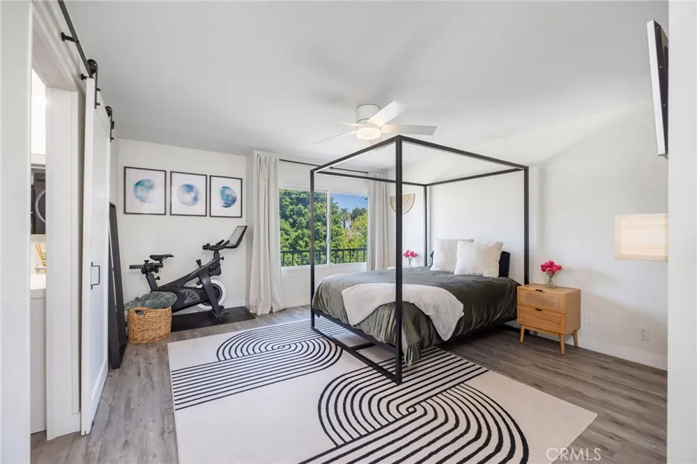 100 Loma Avenue #404 Long Beach, CA 90803